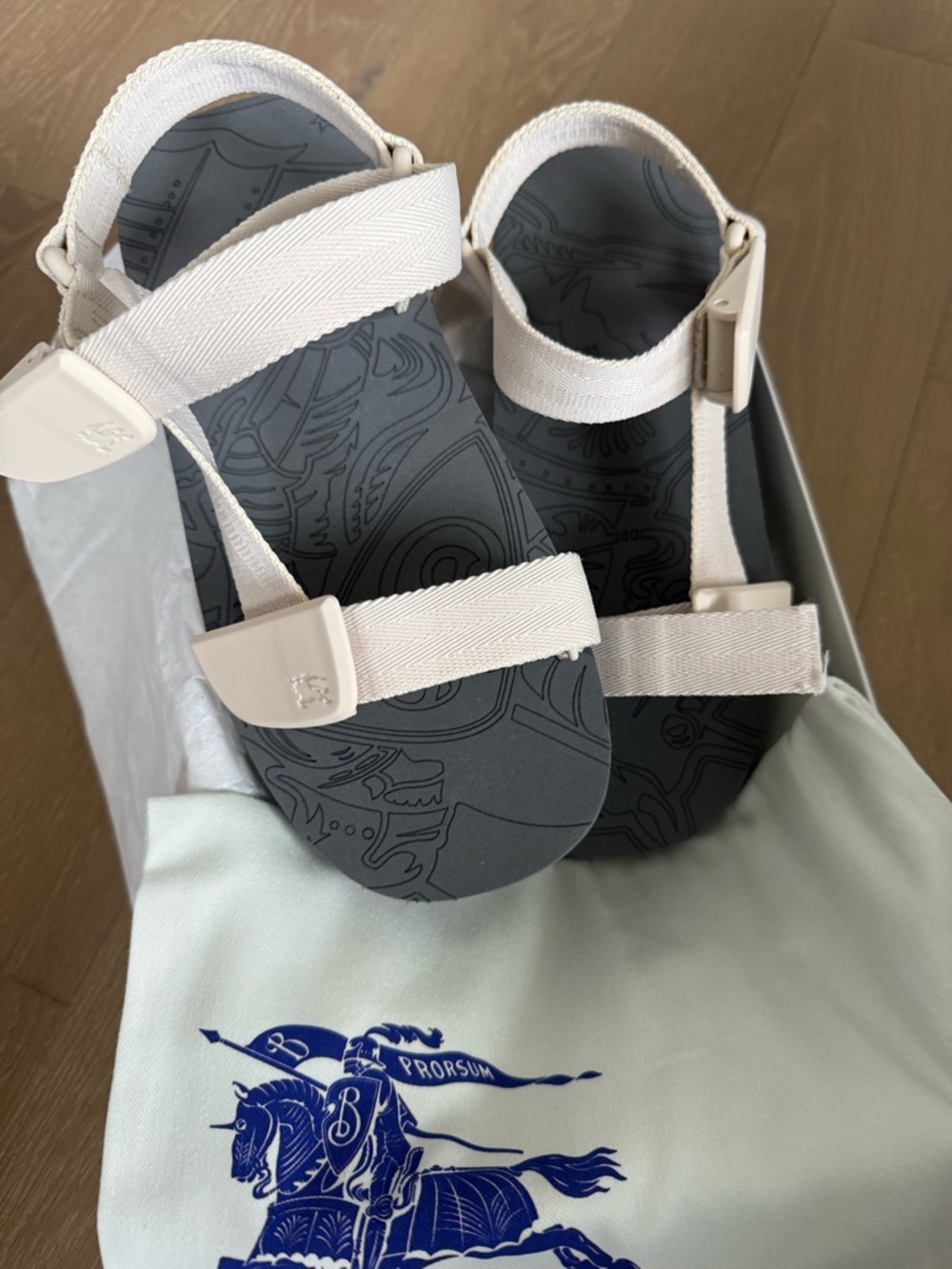 UNISEX 🔥 Burberry Cream Strap Sandals with Grey Embossed Footbed